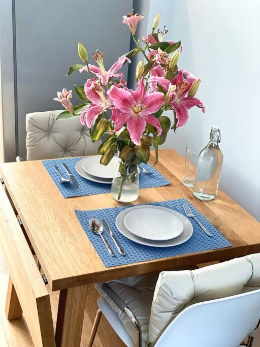 2Bdr Modern Apartment In Hammersmith West Λονδίνο Εξωτερικό φωτογραφία